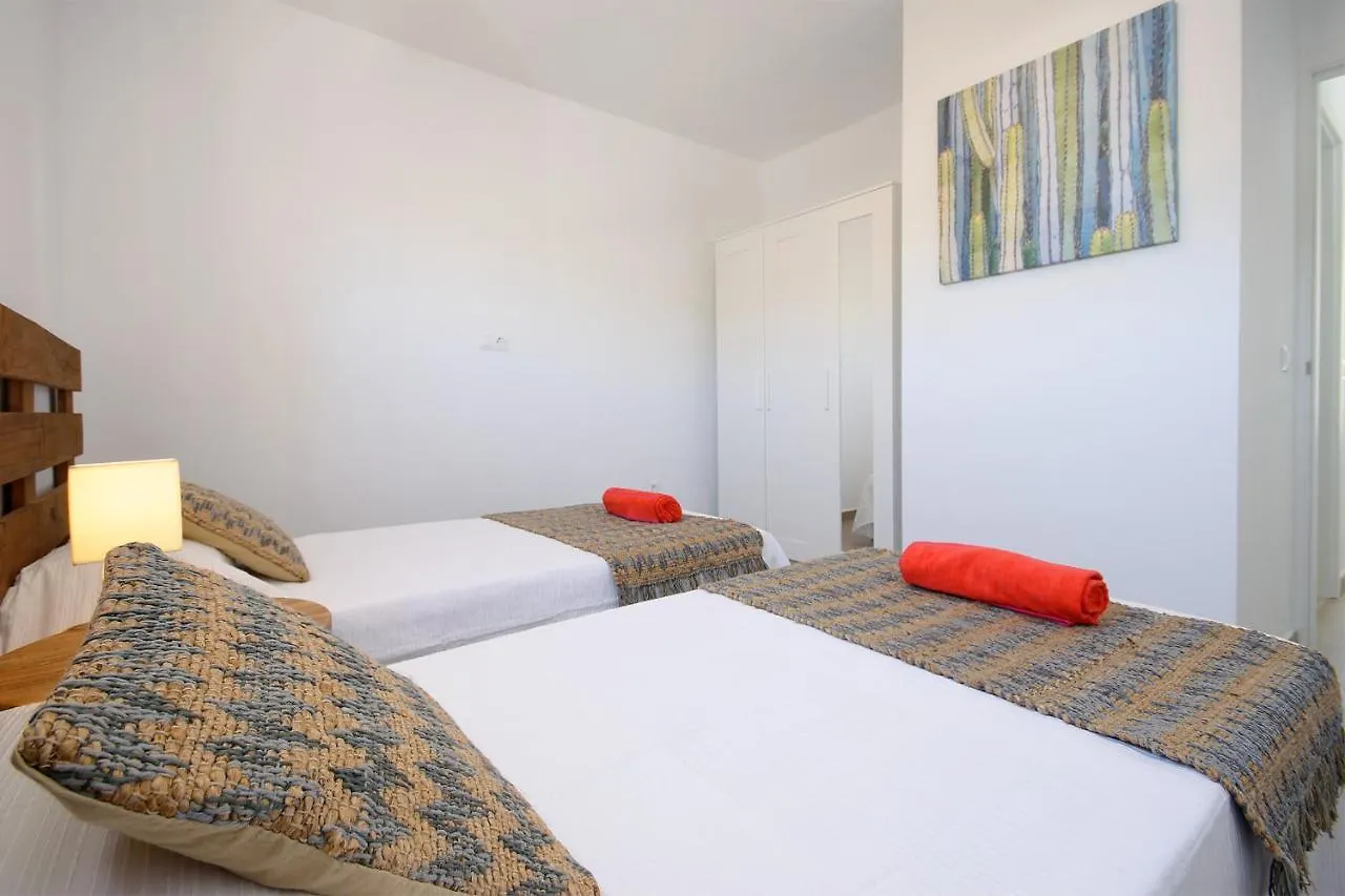Green Volcano Apartment, Free Access To The Fariones Sports Center Puerto del Carmen  Apartment Puerto del Carmen (Lanzarote)